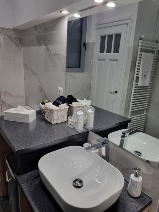 Plaka Sofi Suite Афіни Екстер'єр фото